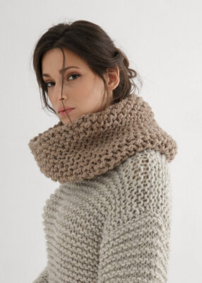 An easy chunky cowl knitting pattern – Through the Stitch