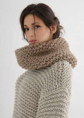 An easy chunky cowl knitting pattern – Through the Stitch