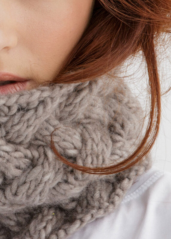 An easy cable cowl knitting pattern for free – Through the Stitch