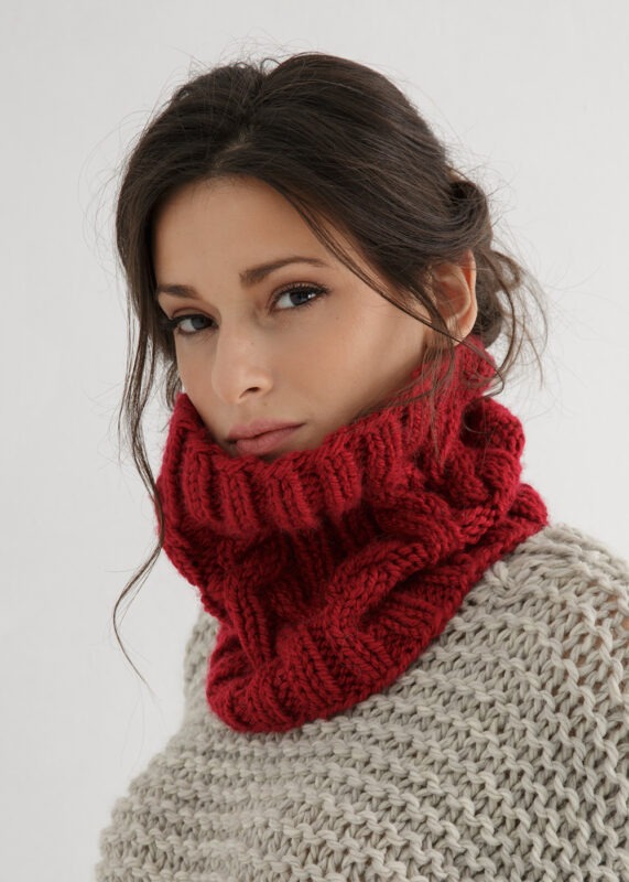 An amazing cable cowl knitting pattern – Through the Stitch